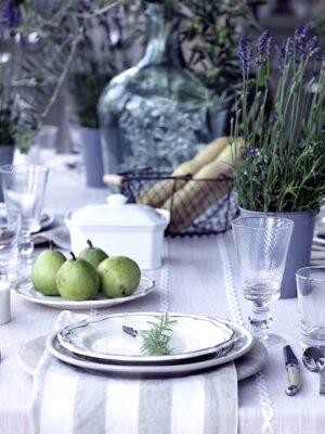 OUTDOOR LIVING